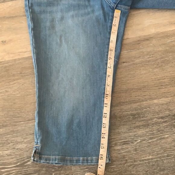 Lee Modern Series Curvy Fit sz 8 Capris/Skimmers - Picture 7 of 7